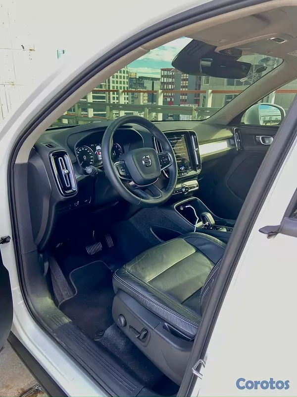 jeepetas y camionetas - volvo xc40 momentum t4 2022 4