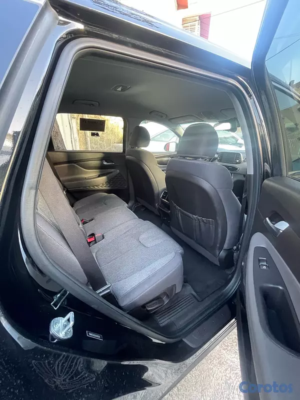 jeepetas y camionetas - Hyundai Santa Fe SE 2020 4