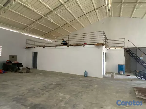 otros inmuebles - Almacén con Oficinas en Alquiler – 500 m² | Avenid 10