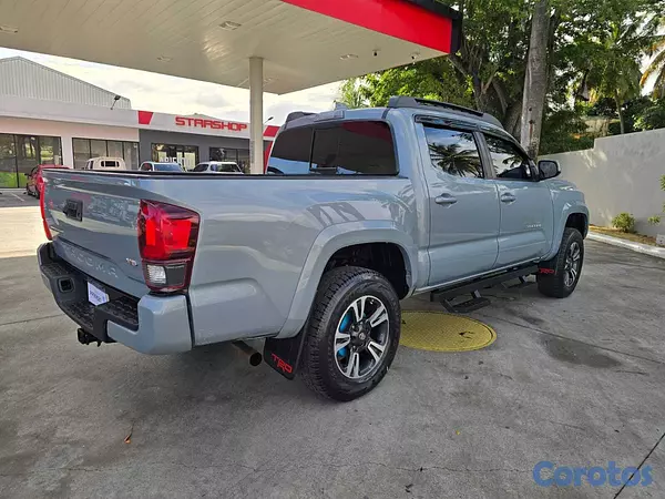 jeepetas y camionetas - TOYOTA TACOMA 2019 SUNROOF ASIENTOS EN PIEL  6
