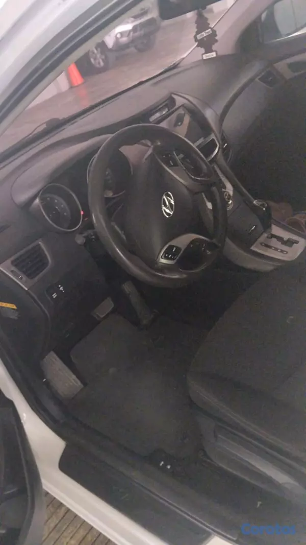 carros - Hyundai Elantra 2011 RD$430,000 8