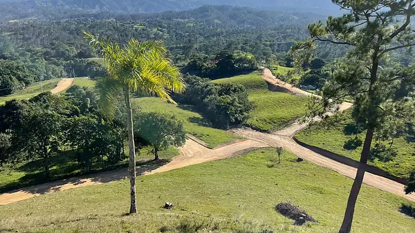 solares y terrenos - Construye la Villa de tus Sueños en Jarabacoa, Solares Disponibles 1