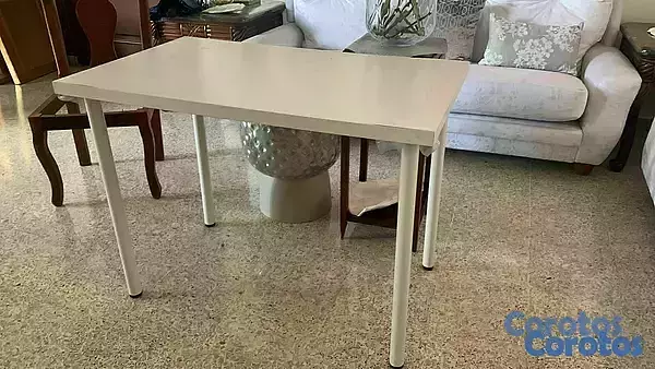 muebles y colchones - Mesa blanca. 4