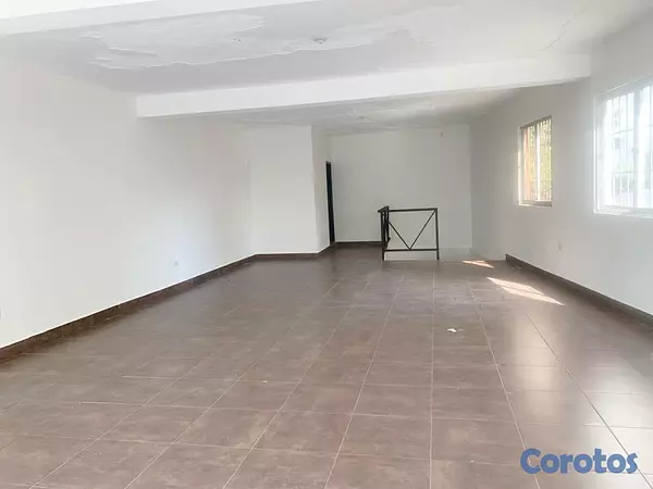 oficinas y locales comerciales - Local céntrico en Evaristo  5
