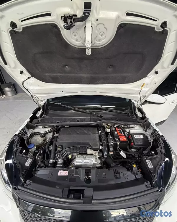 jeepetas y camionetas - Vendo peugeot 2008 año 2021 9