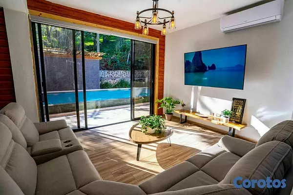 casas vacacionales y villas - Exclusiva Villa en Venta con Áreas Verdes y Piscin 6