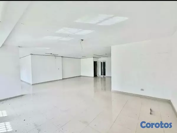 oficinas y locales comerciales - En Alquiler Local en la Julia en Segundo Nivel de 560m2 6