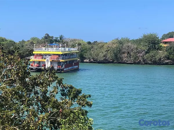 casas vacacionales y villas - En Alquiler Villa Frente al Rio de Cumayasa la Romana 3