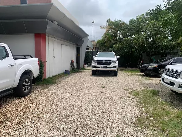 oficinas y locales comerciales - Alquiler local céntrico en los Prados  7