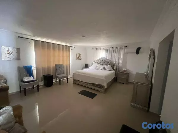 casas - CASA DE DOS NIVELES EN LOS ROSALES , STO.DGO. ESTE 4