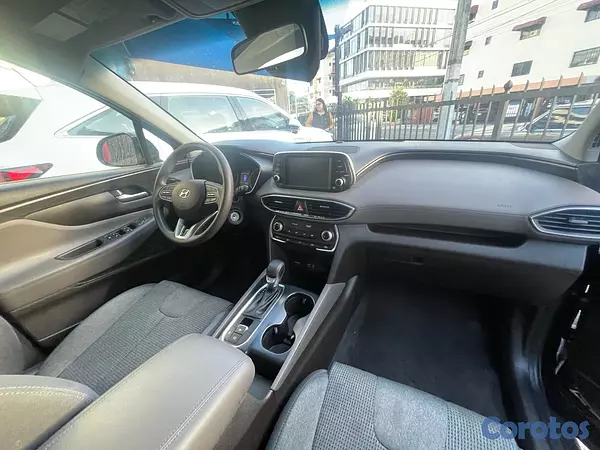 jeepetas y camionetas - Hyundai Santa Fe SE 2020 5