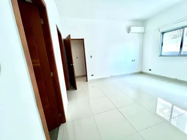 apartamentos - 📍Ensanche Naco
Aquilo Apartamento Vacio en Torre Moderna
 US$1,300  10