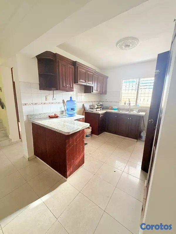 casas - venta de casa con 4 habitaciones en la autopista de san Isidro Santo Domingo 9