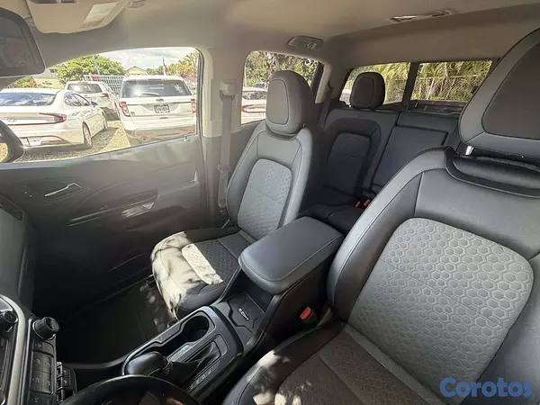 jeepetas y camionetas - CHEVROLET COLORADO 2022 Z71 4X4 V6 AMERICANA 7
