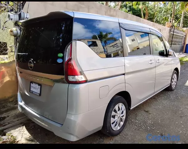 otros vehiculos - Nissan Serena 2020 como nueva 2