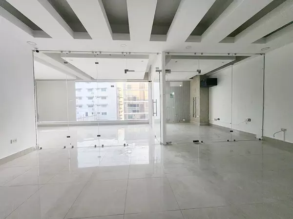 oficinas y locales comerciales - Local céntrico en Bella vista  5