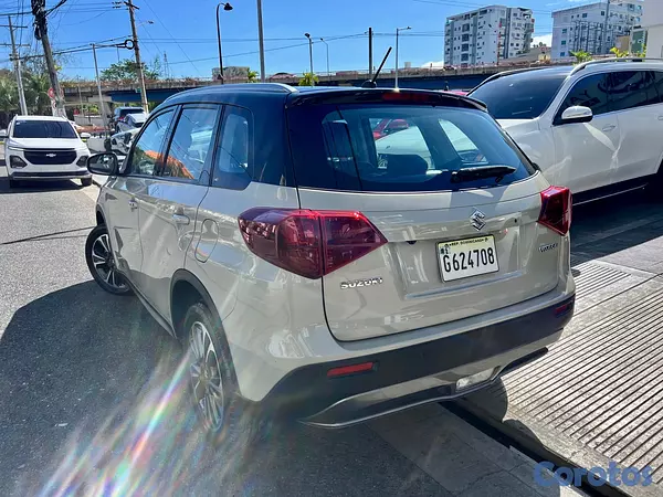 jeepetas y camionetas - SUZUKI VITARA GLX 2023 COMO NUEVA 9