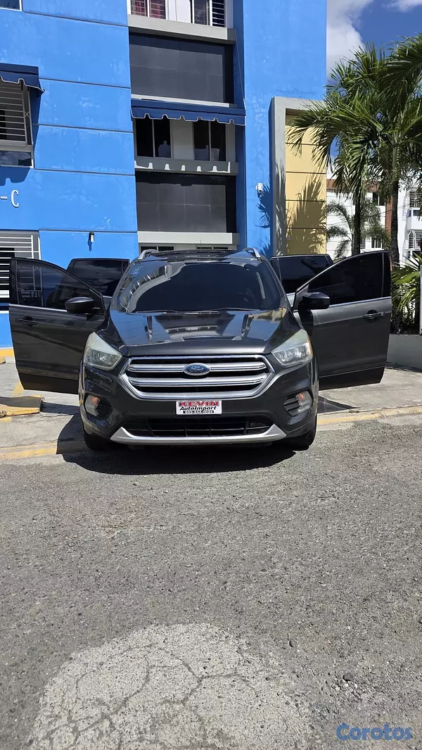 jeepetas y camionetas - Ford Escape SE 2017 Económica Nítida🔥

 3