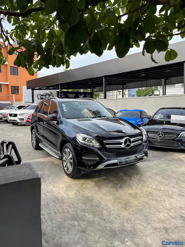 jeepetas y camionetas - Mercedes Benz GLE-250D 4Matic 2017 3