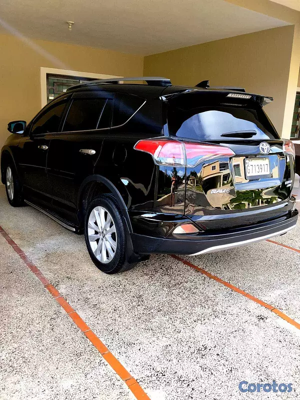 jeepetas y camionetas - TOYOYA RAV4 LIMITE 4X4 AÑO 2017 2