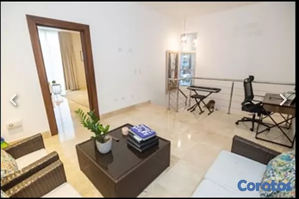 casas - Casa Lujosa en Residencial Cerrado, Sector Las Carmelitas 8