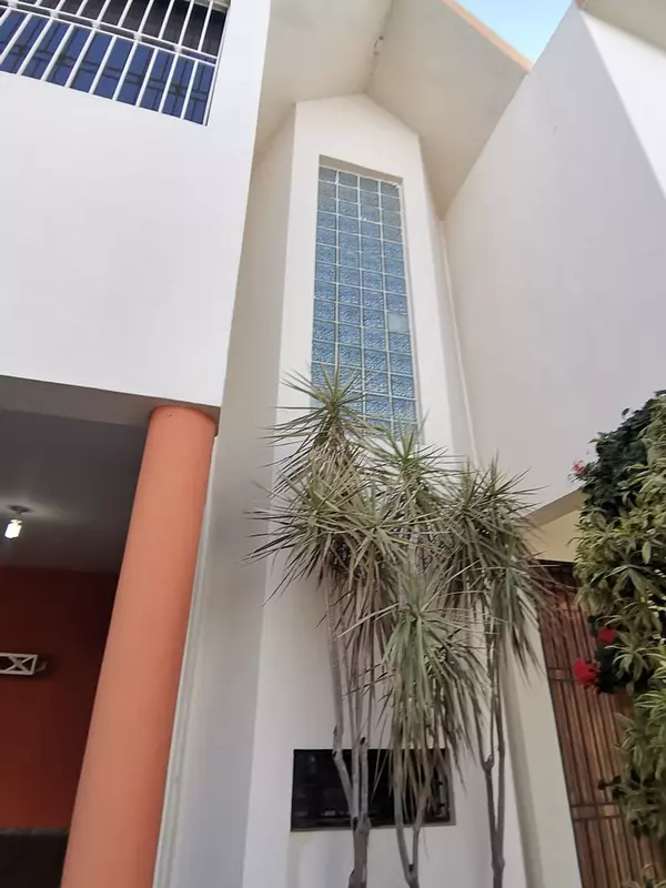 casas - Preciosa Vivienda en Urbanizacion Villa Noa,  Santiago 6
