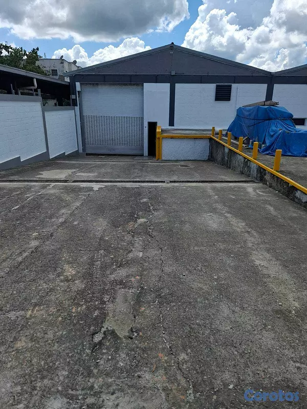 oficinas y locales comerciales - Alquilo Nave 2,127 Mts en Aut Duarte, km 11 9