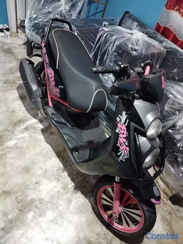 motores y pasolas - se vende en 30,000 Super negociable esta ubicada en Gurabo Santiago  2