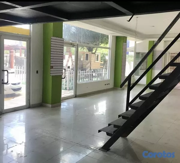 oficinas y locales comerciales - Espacio Comercial Premium-130m2 en Alquiler en el Corazón de Bávaro 4