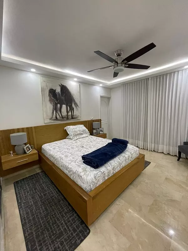 casas - Hermosa casa en el prestigioso sector de Cacicazgos con 759mts de construcción 3