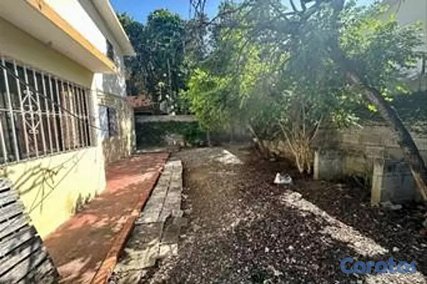 casas - Casa de 3 habitaciones 2 baños en venta en Jardine 8