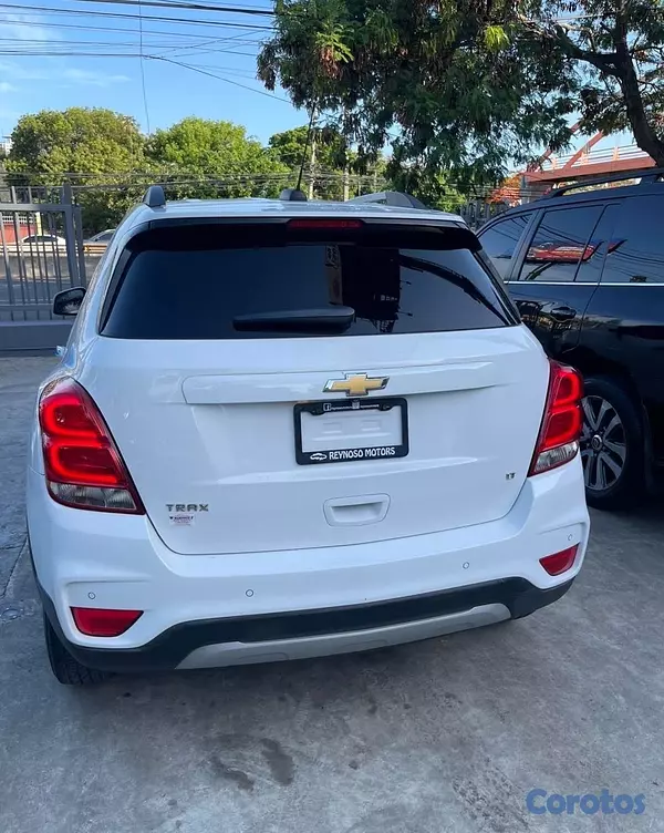 jeepetas y camionetas - CHEVROLET TRAX LT 2019 3