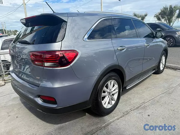 jeepetas y camionetas - Kia Sorento LX 2020 7