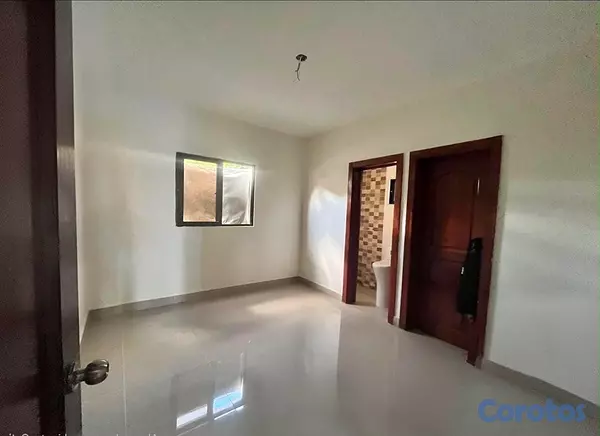 casas - venta de casa en la autopista de san isidro prado oriental Santo Domingo este  5