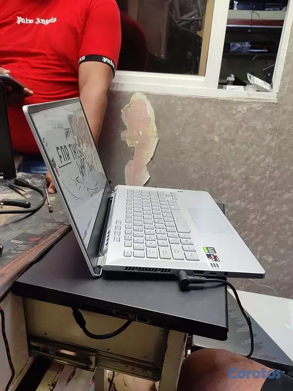 computadoras y laptops - Asus Rog Zephyrus G14  Ryzen 9-4900H @3.00Ghz /16g 4