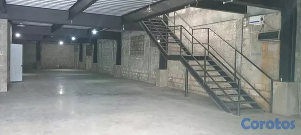 oficinas y locales comerciales - ALQUILO NAVE. Localizada en Ensanche La Fe. 700 mt 3