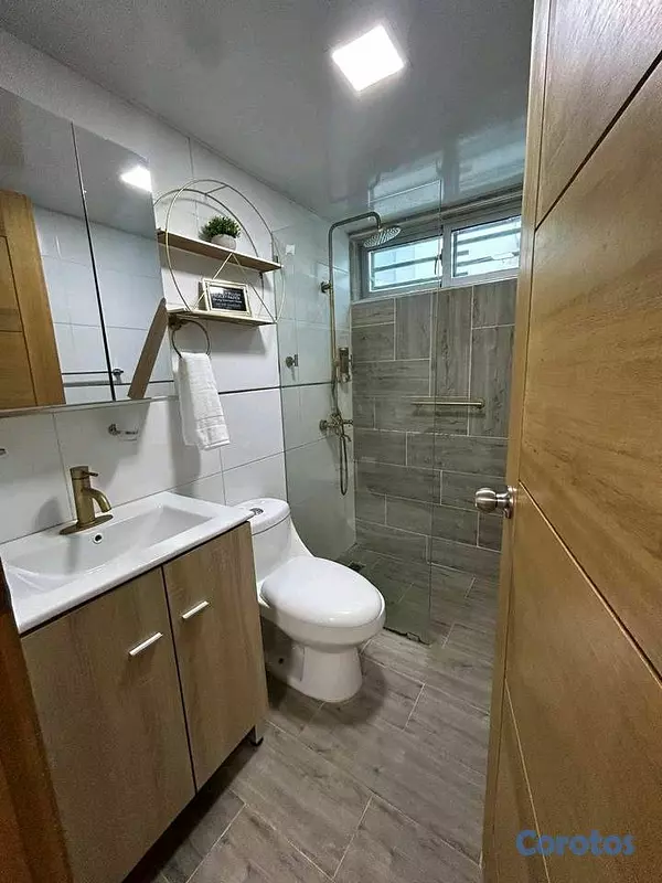 apartamentos - apartamento primer piso con patio en Jacobo Majluta,  construcción en block  12