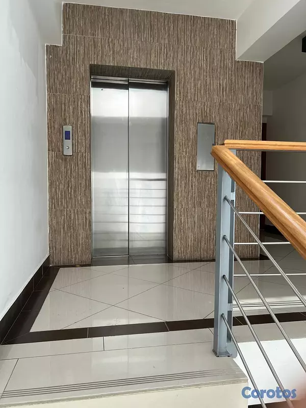 apartamentos - ALQUILO APTO de 1 HAB, 7MO. NIVEL, BALCON, ENS. PI 5