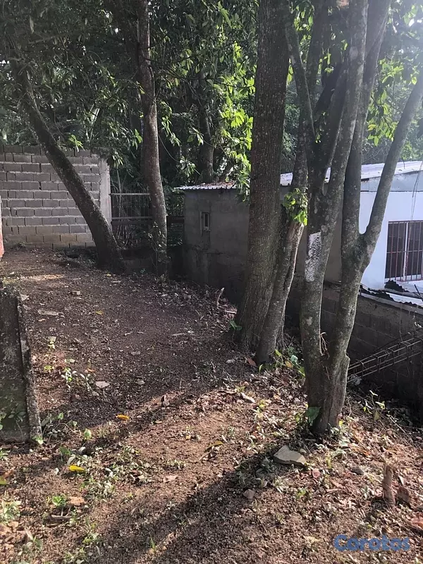 casas - 
VENDO CASA EN MOCA
NEGOCIABLE
TÍTULO AL DIA 


 5