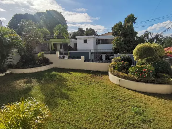 casas - Preciosa Vivienda en Urbanizacion Villa Noa,  Santiago 7