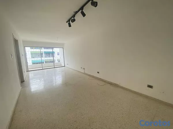 apartamentos - Apartamento alquiler Bella Vista, a pasos del Mira 2