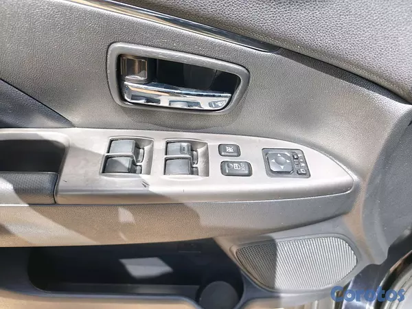 jeepetas y camionetas - Mitsubishi Outlander en muy excelente condiciones 9