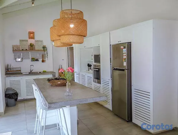 casas vacacionales y villas - Venta de Villa Amueblada en Las Terrenas, Cerca de 11
