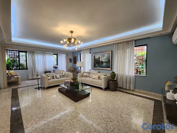 apartamentos - vendo bella vista sur primer nivel tres habitaciones con baño dos paqueos  2