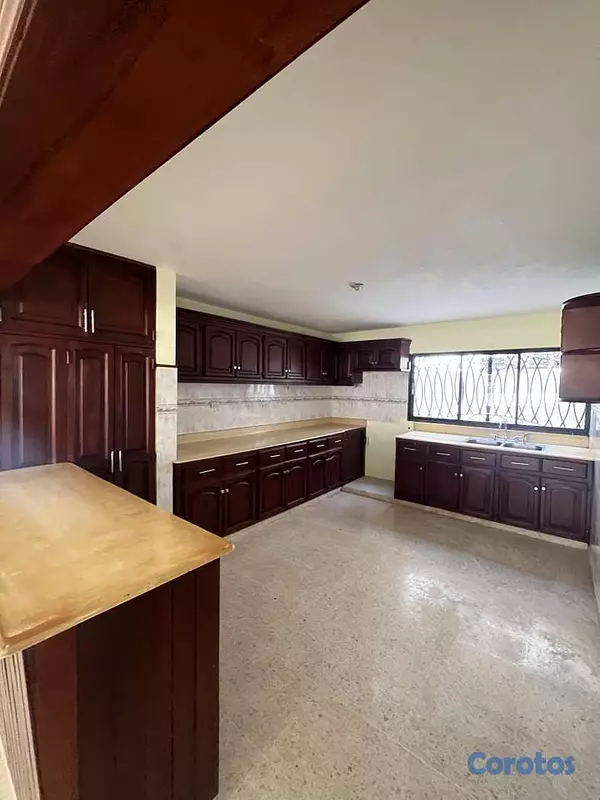 casas - Casa de dos niveles en Colinas de los Rios 10
