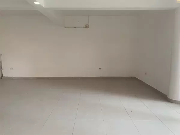 oficinas y locales comerciales - Local en primer nivel prados 3