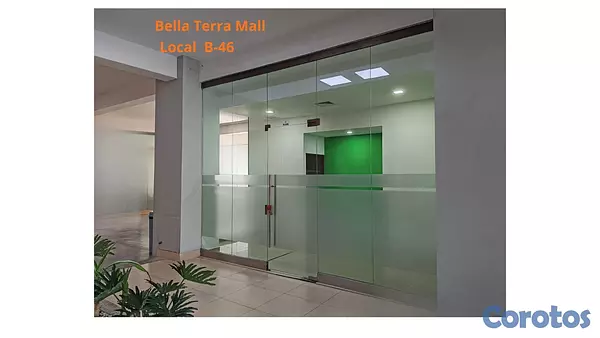 oficinas y locales comerciales - LOCALES COMERCIALES EN ALQUILER.  3 LOCALES  BELLA TERRA MALL Y 1 PLAZA EL PORTA 3