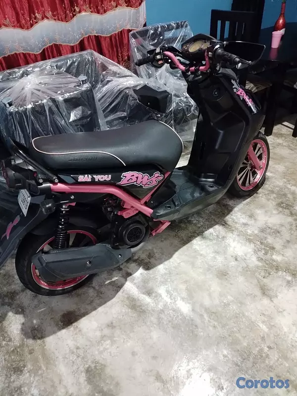 motores y pasolas - se vende en 30,000 Super negociable esta ubicada en Gurabo Santiago  4