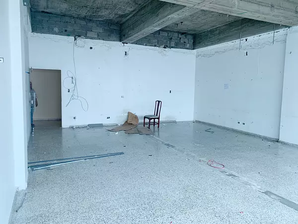 oficinas y locales comerciales - alquiler local comercial céntrico en Piantini 4