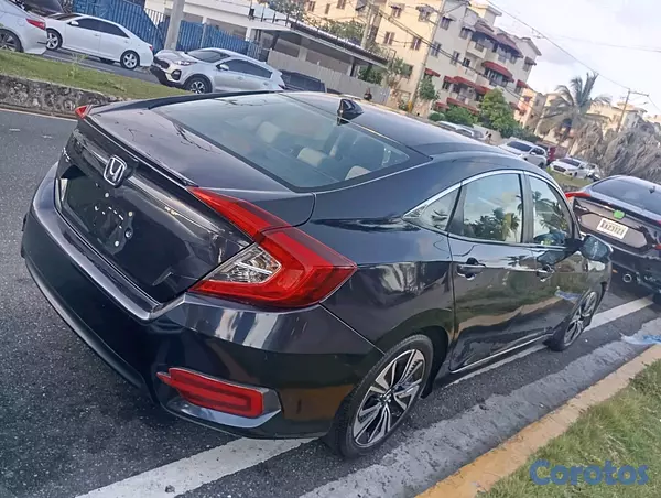 carros - condiciones  de nuevo, un solo dueño en el  país todos los documentos en orden.. 4